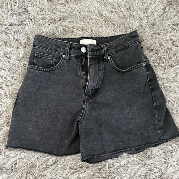 H&M denim shorts - Picture 1 of 3